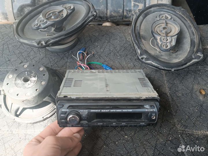 Автомобильный магнетофо sony