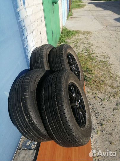 Продам комплект 4шт