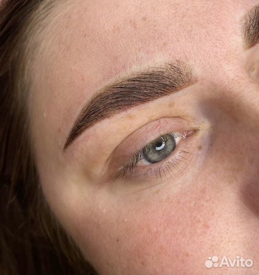 Модель на ПМ бровей и губ