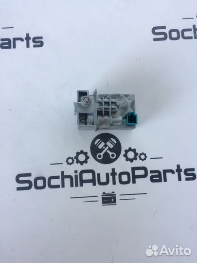 Блокиратор руля Mercedes w212 W204 A2045458132