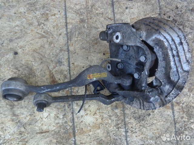 Кулак поворотный левый BMW 3-Series E90