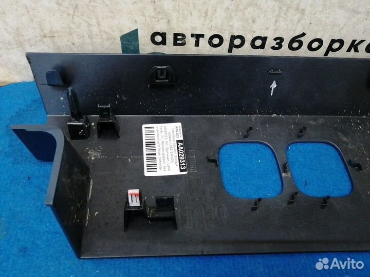 Накладка заднего фонаря правая L8B2-28660 Land