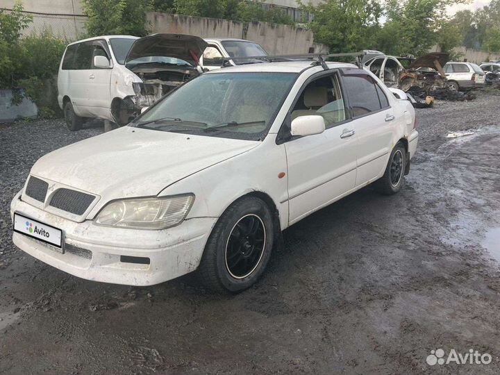 Mitsubishi Lancer Cedia 1.8 CVT, 2002, битый, 160 000 км