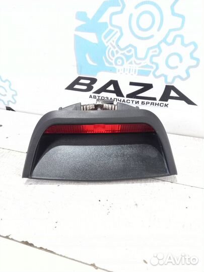 Стоп-сигнал Renault Logan 2