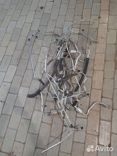 Трубки от кондиционера на Renault