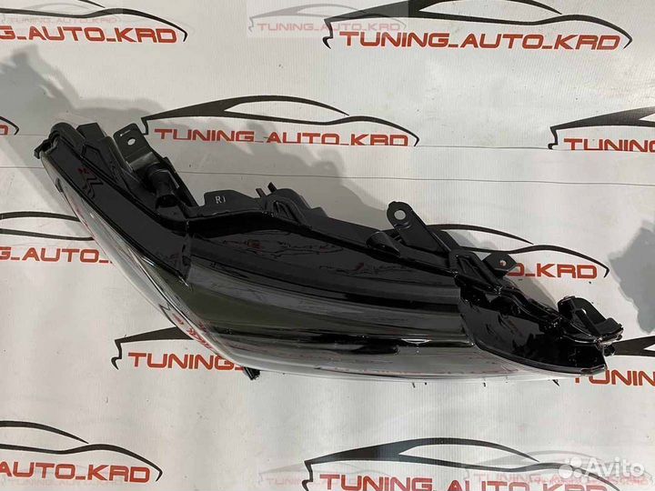 Фары передние Toyota Camry 70 стиль Lexus