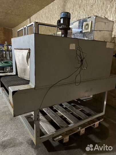 Термоупаковочный аппарат автомат с группиратором