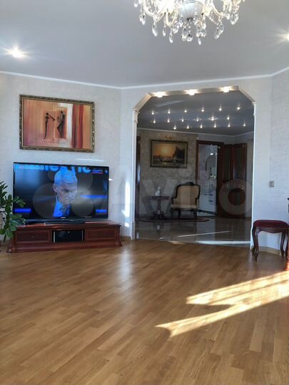 3-к. квартира, 99 м², 4/10 эт.