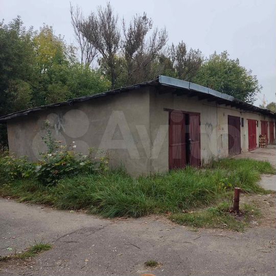 Гараж, > 30 м²