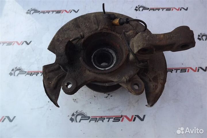 Кулак передний левый Ленд Ровер Фрилендер