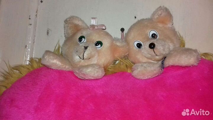 Подушка новобрачных.размеры: 53см-46см.торг