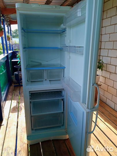 Холодильник бу indesit