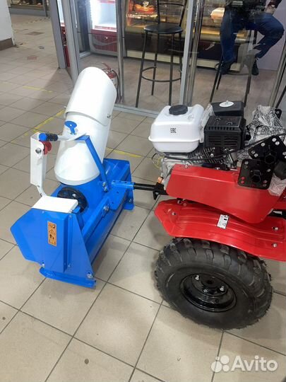 Мотоблок со снегоуборочной насадкой Honda