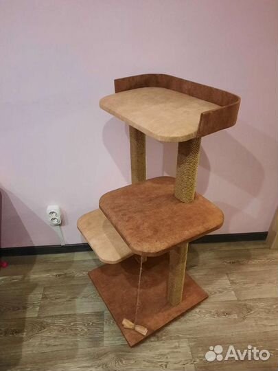 Домик и когтеточка для кошки