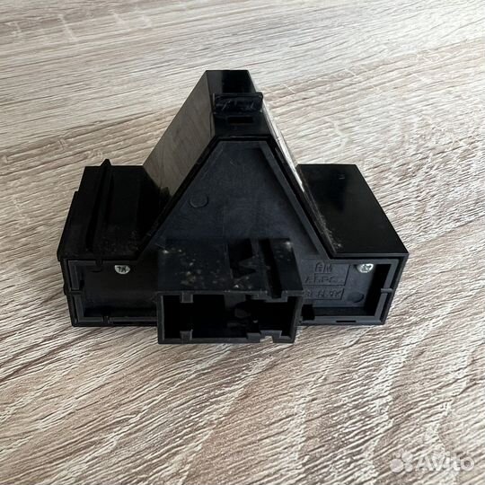 Кнопка аварийной сигнализации Opel Corsa D