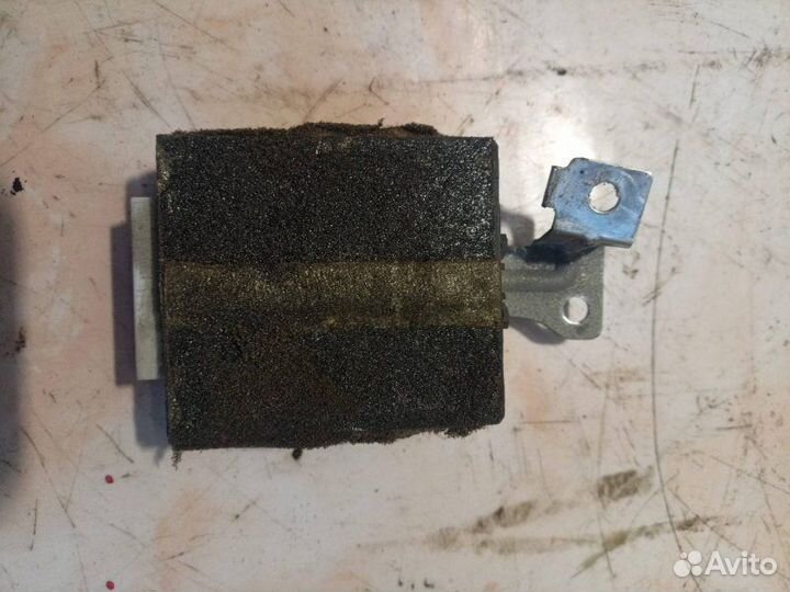 Блок управления крышей / люком Mitsubishi Galant