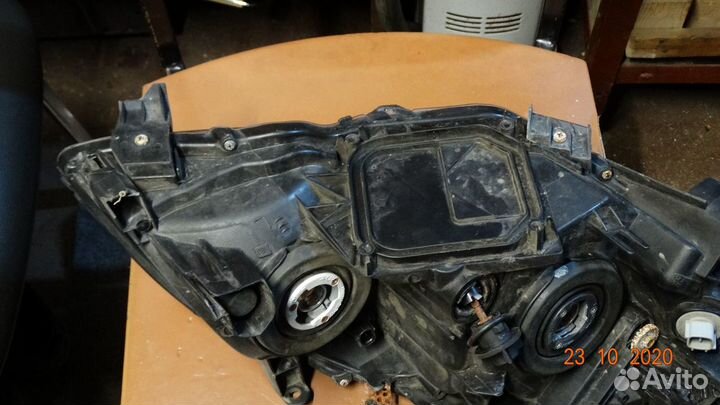 Фара для toyota corolla левая