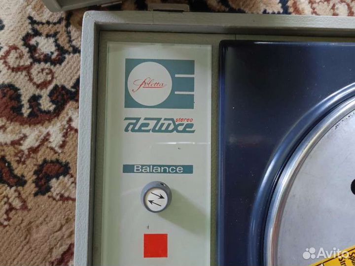 Виниловый проигрыватель Soletta deluxe