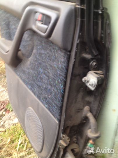 Тойота калдина дверь