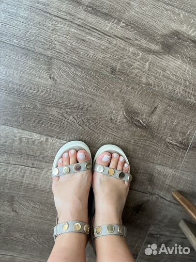 Сандалии женские 39 размер inuovo