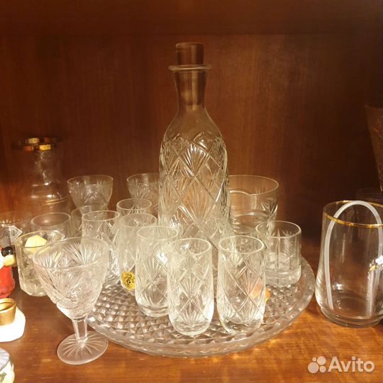 Графины, чайный сервиз