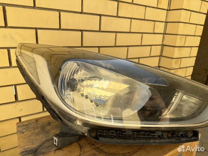 Фара на hyundai solaris 2