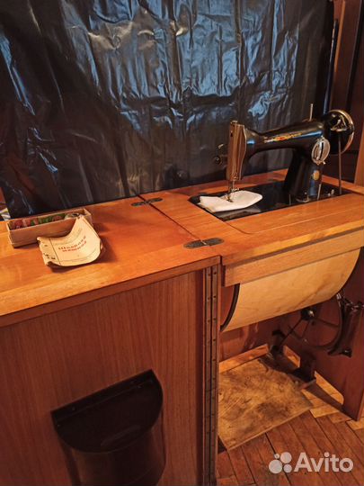 Швейная машина Подольск ножная