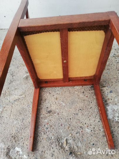 Стул деревянный