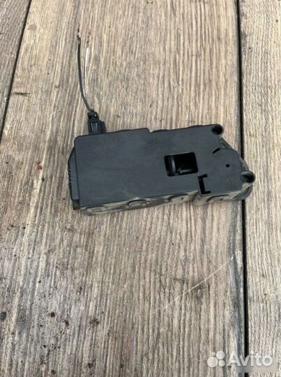 Замок лючка бака Volvo S40 2.4