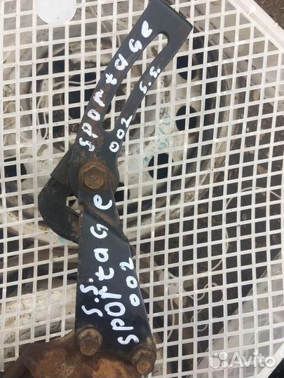 Кронштейн генератора Киа Спортейдж