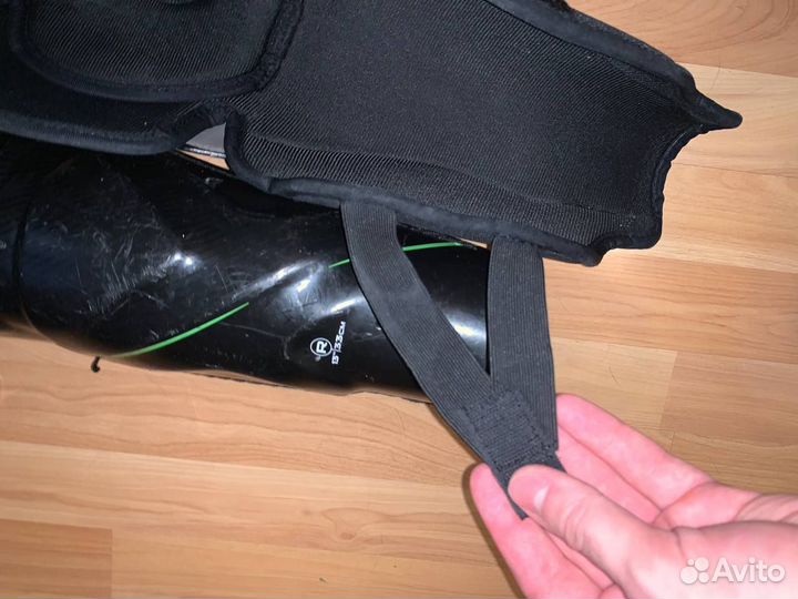 Щитки хоккейные 13 easton