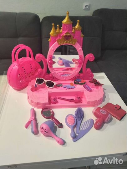 Волшебное зеркало, швейная машинка