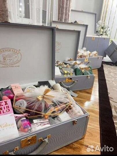 Оформление чемоданов