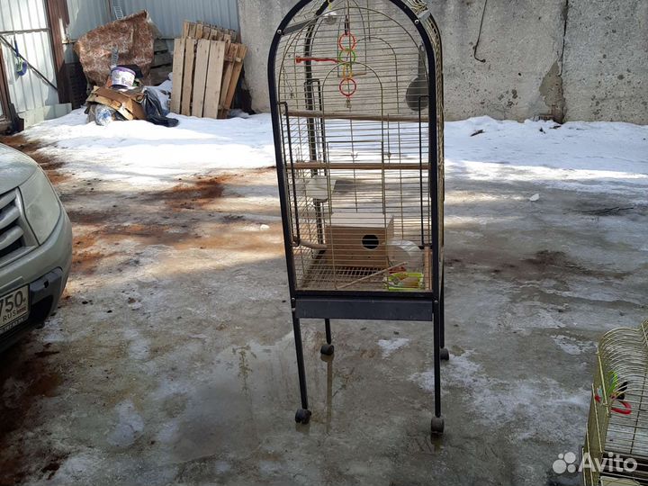 Большая клетка для птиц