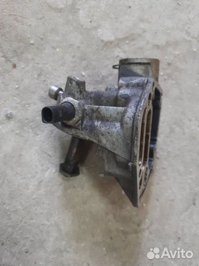 Кронштейн масляного фильтра Volkswagen Passat B5