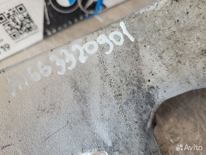 Кулак поворотный передний левый Mercedes-Benz W166