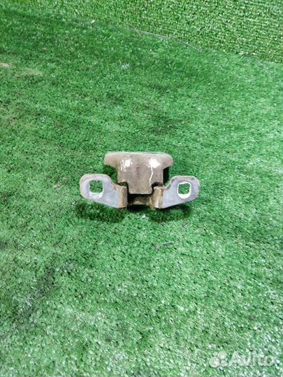 Петля двери Renault Logan