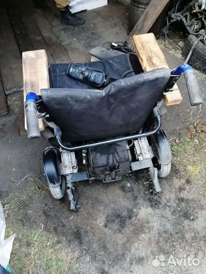 Инвалидная коляска с электроприводом