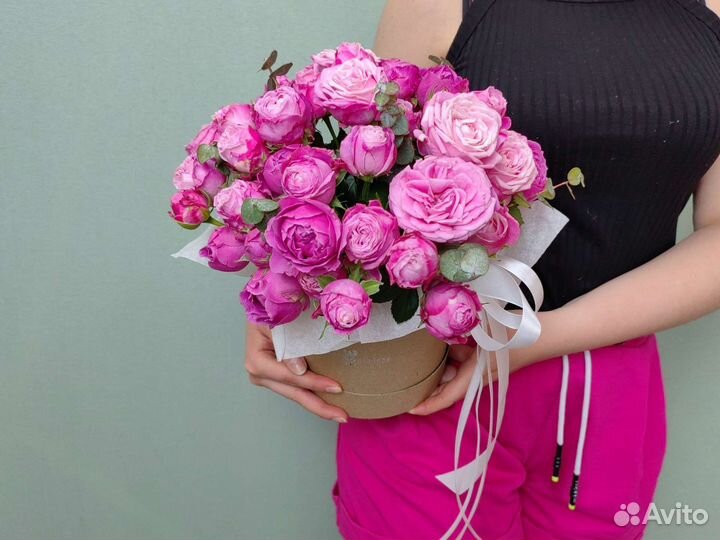 Цветы в коробке. Пионовидные розы