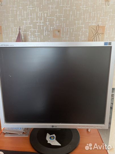 Монитор LG flatron l2000cn