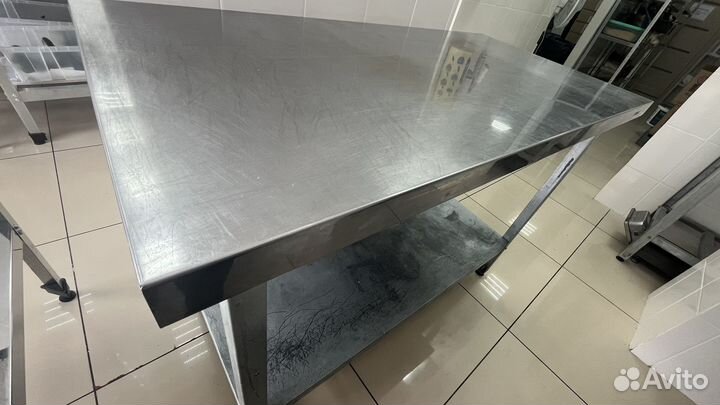 Кухонный стол