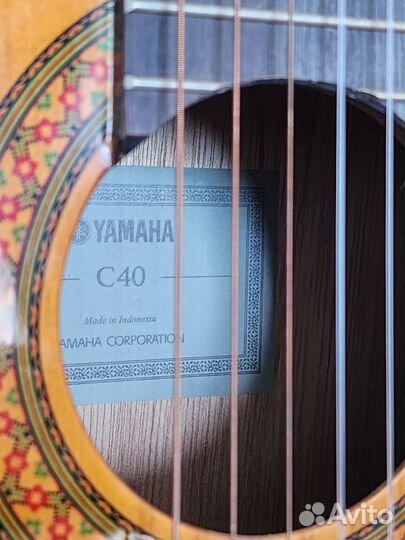 Классическая гитара yamaha c40
