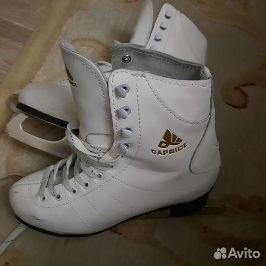 Коньки фигурные 38 размер