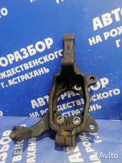 Передний левый поворотный кулак Nissan Teana J31