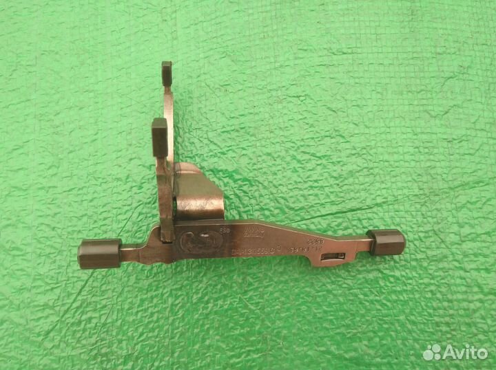 Вилка 2-4 передачи 0AM311559C DSG 7 Шкода, VW