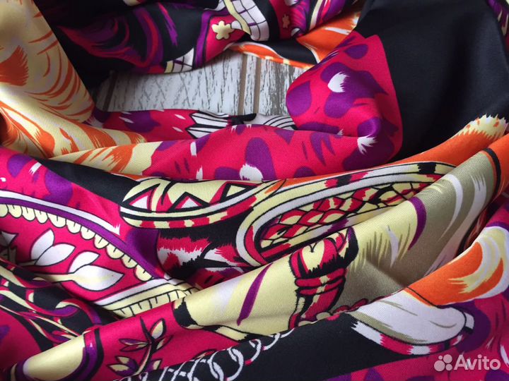 Платок Hermes шёлк, Ручная обработка шва