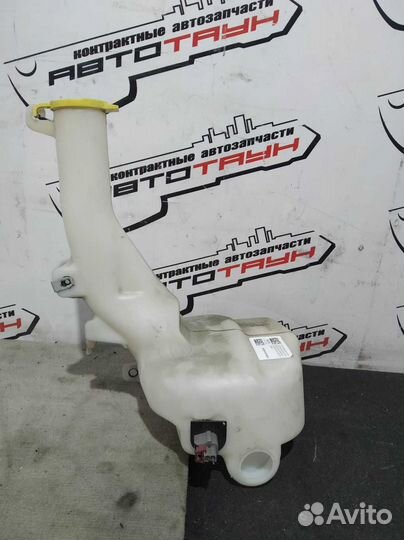 Бачок омывателя dodge chrysler 300C challenger cha