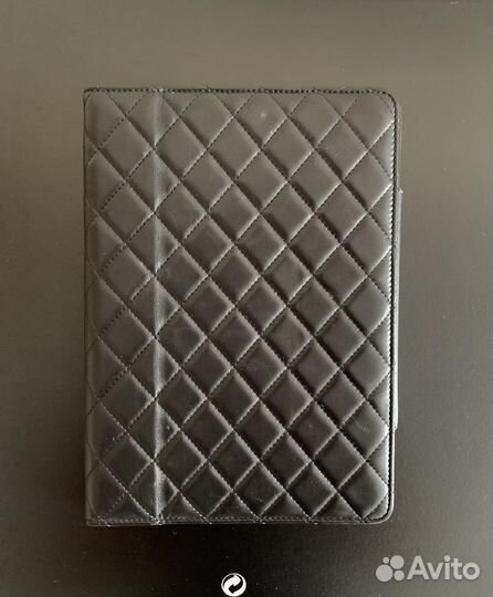 Чехол на iPad chanel