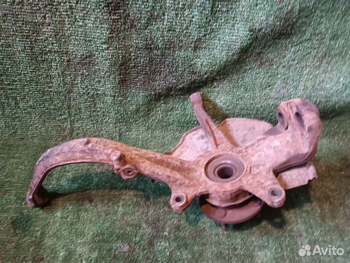 Кулак поворотный передний правый Mazda 6 GG рестай