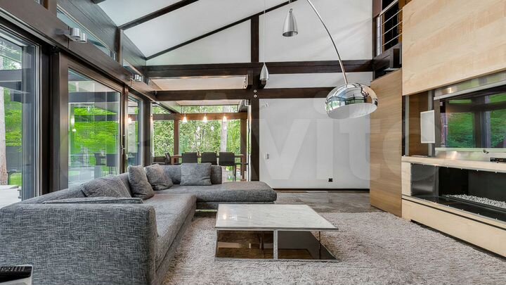 Коттедж 800 м² на участке 46 сот.